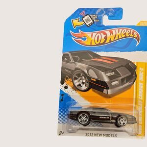 Hot Wheels 1985 Cheverolet Camaro Iroc-Z.    ITEM #3636